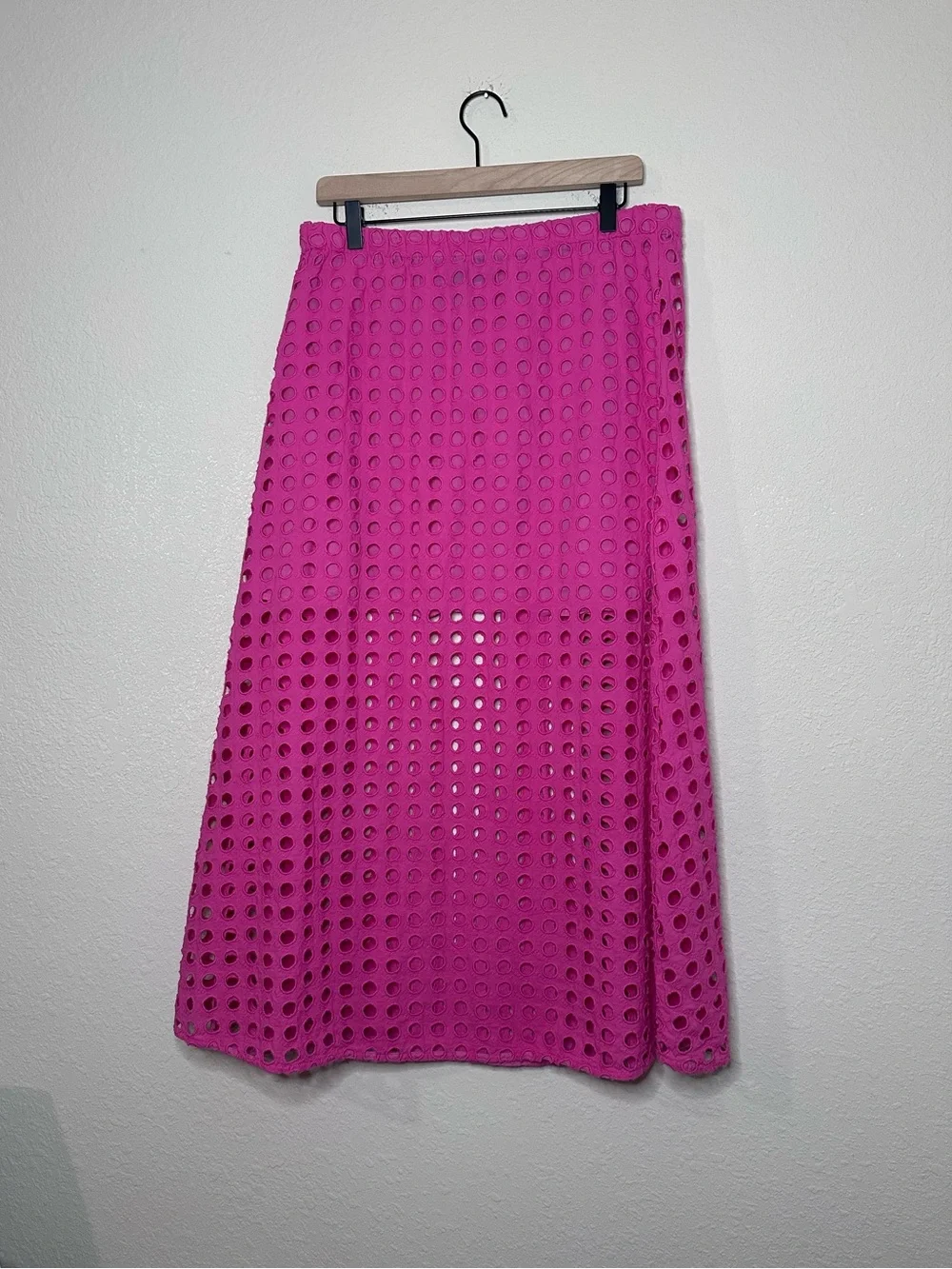 Tuckernuck Hot Pink Cotton Eyelet Eve Skirt Size Large - Picture 4 of 6